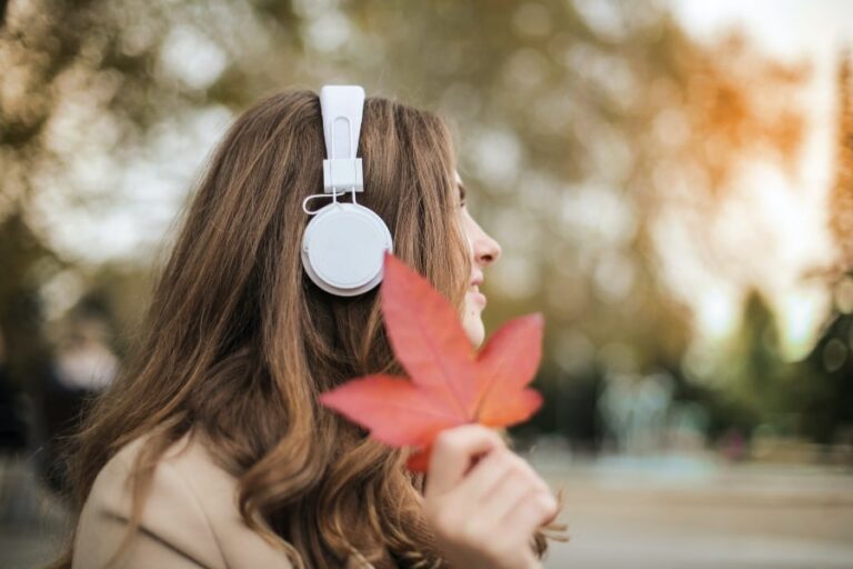 10 Super Simple Ways to Reduce Morning Anxiety - The Everyday Flourish